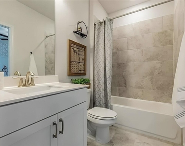 7930 Tiberon Pkwy - Photo Thumbnail 19