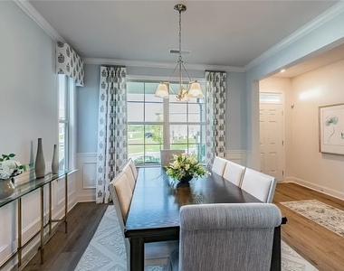 7930 Tiberon Pkwy - Photo Thumbnail 17