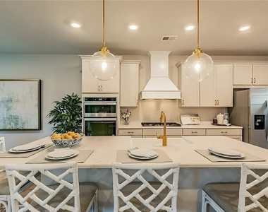 7930 Tiberon Pkwy - Photo Thumbnail 2