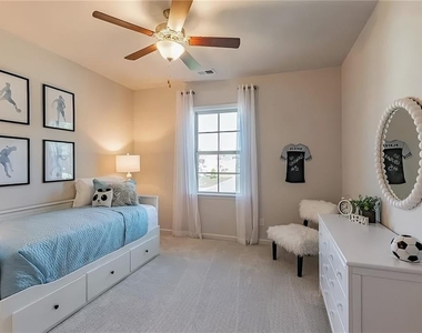 7930 Tiberon Pkwy - Photo Thumbnail 12