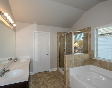 3319 Mulberry Cove Way - Photo Thumbnail 18