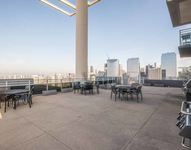 737 W Washington Boulevard - Photo Thumbnail 32