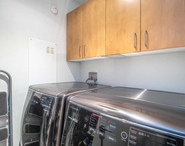 737 W Washington Boulevard - Photo Thumbnail 29