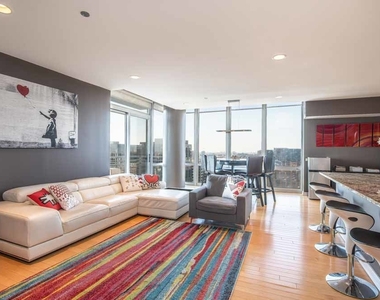 737 W Washington Boulevard - Photo Thumbnail 1