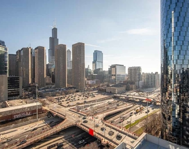 737 W Washington Boulevard - Photo Thumbnail 12