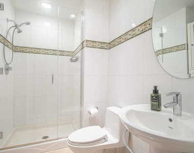 737 W Washington Boulevard - Photo Thumbnail 28