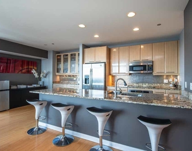 737 W Washington Boulevard - Photo Thumbnail 7