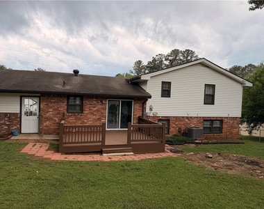 886 Killian Hill Road Sw - Photo Thumbnail 9