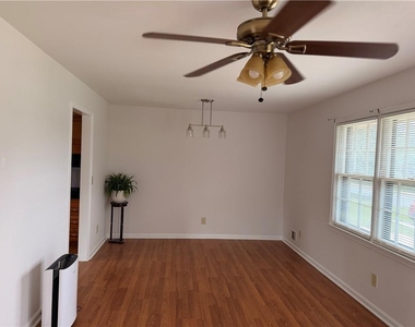 886 Killian Hill Road Sw - Photo Thumbnail 8