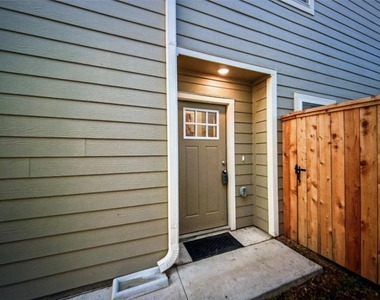 1511 Revolution Way - Photo Thumbnail 2