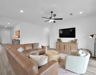 972 Terlingua Creek Drive - Photo Thumbnail 19