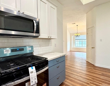 15027 Winding Black Cherry Lane - Photo Thumbnail 11