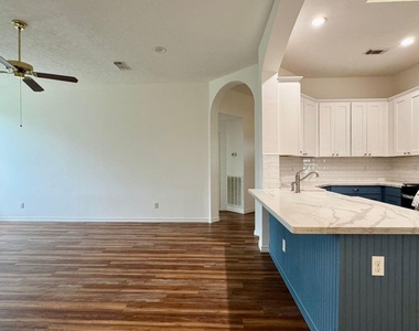 15027 Winding Black Cherry Lane - Photo Thumbnail 10