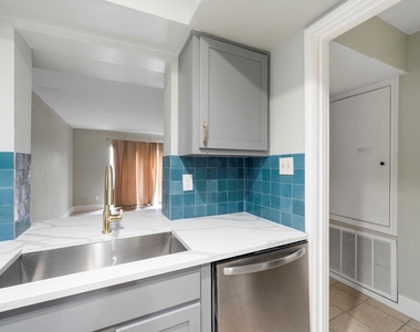 11550 Chimney Rock Road - Photo Thumbnail 8
