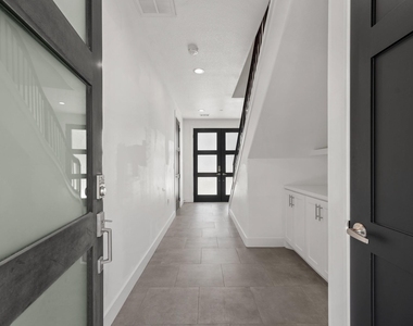 5345 Larkin Street - Photo Thumbnail 3