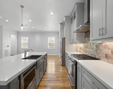 5345 Larkin Street - Photo Thumbnail 7