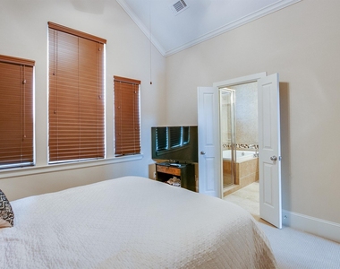 760 Nicholson Street - Photo Thumbnail 21