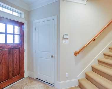 760 Nicholson Street - Photo Thumbnail 4