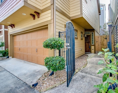 760 Nicholson Street - Photo Thumbnail 2