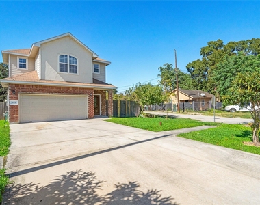 3002 Paige Street - Photo Thumbnail 1