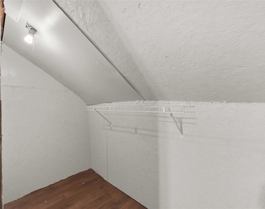 310 N Rock Island St - Photo Thumbnail 12