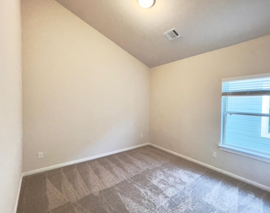 21619 Cypress Maple Drive - Photo Thumbnail 16