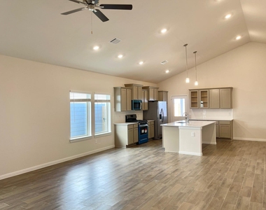 21619 Cypress Maple Drive - Photo Thumbnail 4