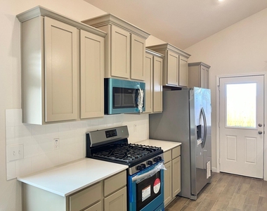 21619 Cypress Maple Drive - Photo Thumbnail 7