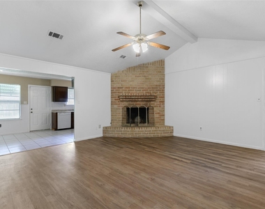 10427 Huntington Place Drive - Photo Thumbnail 2