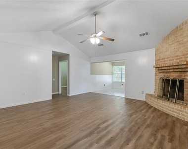 10427 Huntington Place Drive - Photo Thumbnail 1