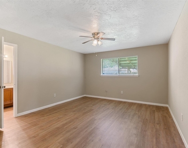 10427 Huntington Place Drive - Photo Thumbnail 9