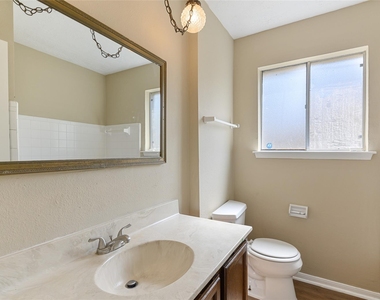 10427 Huntington Place Drive - Photo Thumbnail 12