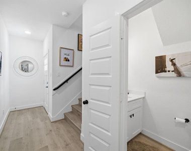 1352 W 24th Street - Photo Thumbnail 10