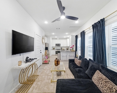 1352 W 24th Street - Photo Thumbnail 3