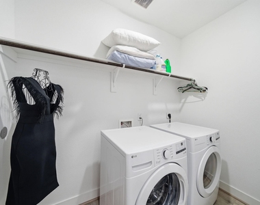 1352 W 24th Street - Photo Thumbnail 19