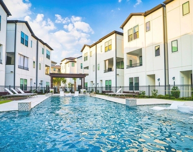2802 Grand Fountains Drive - Photo Thumbnail 25