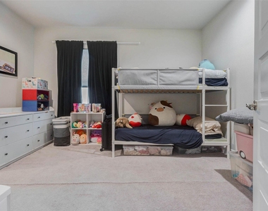2802 Grand Fountains Drive - Photo Thumbnail 19