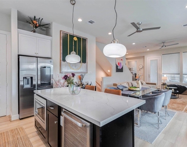 2802 Grand Fountains Drive - Photo Thumbnail 12