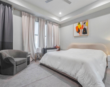 2802 Grand Fountains Drive - Photo Thumbnail 15