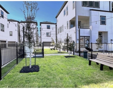 2802 Grand Fountains Drive - Photo Thumbnail 28
