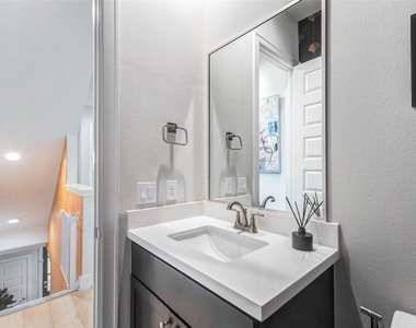 2802 Grand Fountains Drive - Photo Thumbnail 22