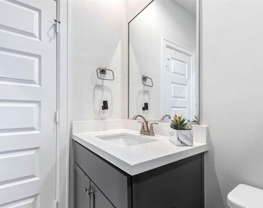 2802 Grand Fountains Drive - Photo Thumbnail 21
