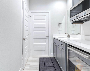 2802 Grand Fountains Drive - Photo Thumbnail 23