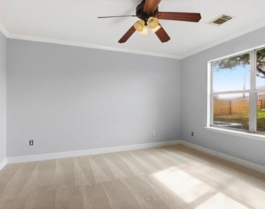 3638 Fuller Bluff Drive - Photo Thumbnail 10