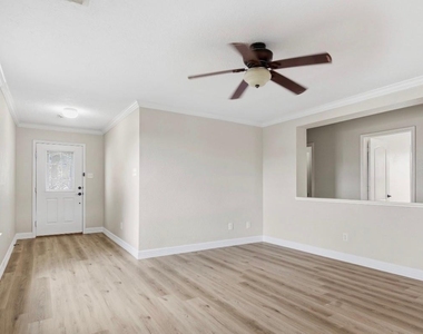 3638 Fuller Bluff Drive - Photo Thumbnail 2
