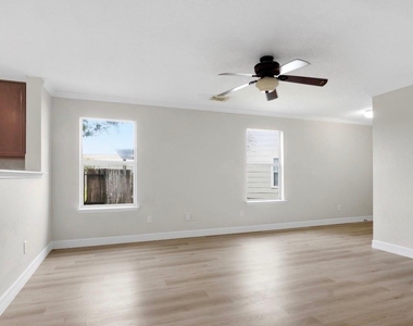 3638 Fuller Bluff Drive - Photo Thumbnail 3