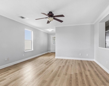 3638 Fuller Bluff Drive - Photo Thumbnail 8