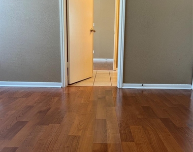 2121 El Paseo Street - Photo Thumbnail 8