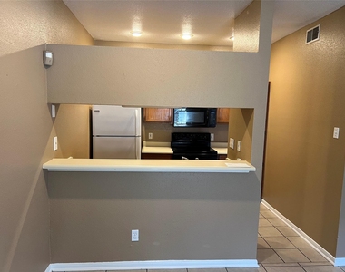 2121 El Paseo Street - Photo Thumbnail 15