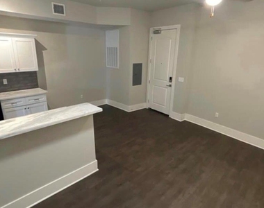 2727 Houston Avenue - Photo Thumbnail 2